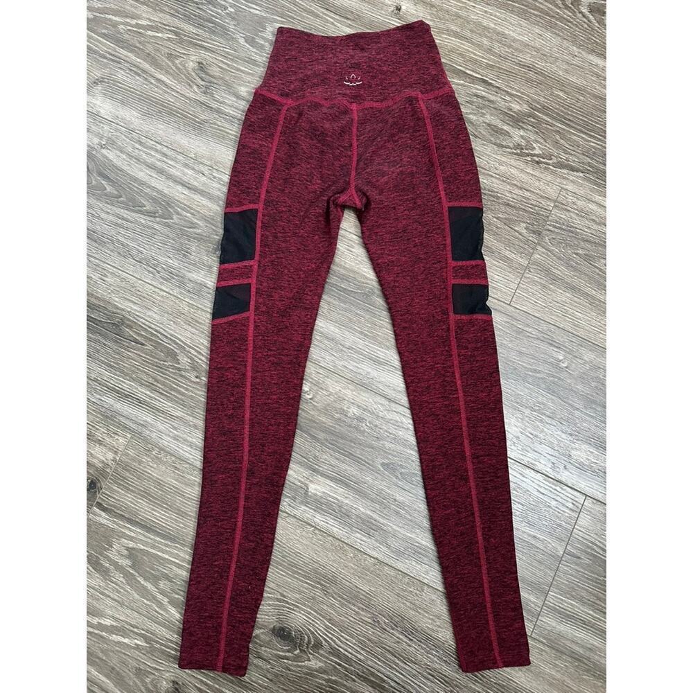 Beyond Yoga Red Space Dye Iconic Silhouette Mesh Details Leggings Size XS - Picture 6 of 7